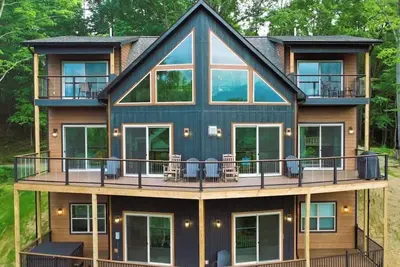 Image de The Enchanted Bear Lodge