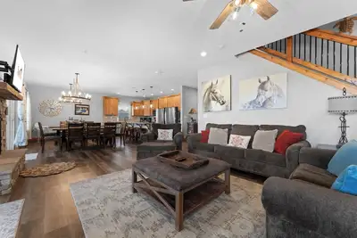 Image de Luxurious 8-Bedroom Lodge at Chateau Cove in Branson, Mo