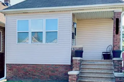 Image de Urban Whiting is where the City and Lake meet.