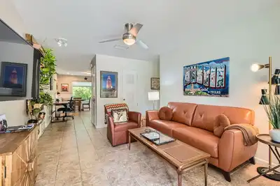 Image de Newly-remodeled home in North Acres