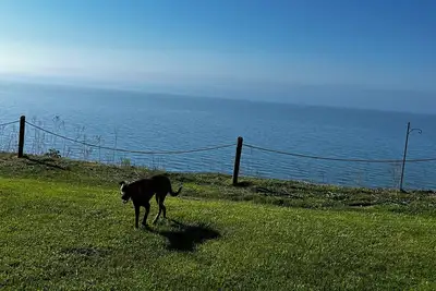 Image de Lake front updated cabin-close to everything! !