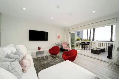 Image de Beachside Bliss: Cozy 1br Steps away from the Sand