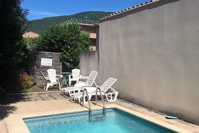 Image de Jardin calme et piscine privée en centre-ville