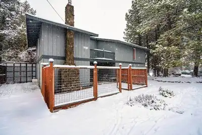 Image de Cozy mid-century getaway near Downtown