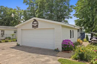 Image de Coady Lakefront Bliss - 4br - Hot Tub - Boat - Kayak