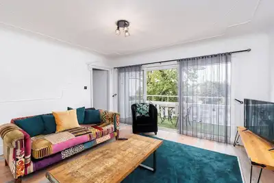 Image de Chic 3br Home with Balcony & Free Parking