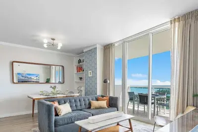 Image de Mvr Experience Elevated Living by the Bay