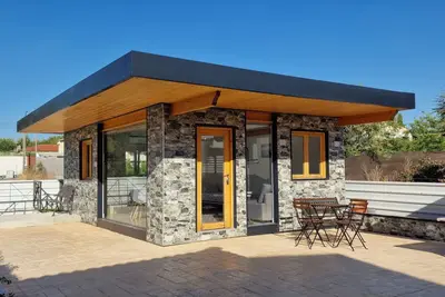 Image de Studio Modern Swimming Pool Barbecue Couples Friends Gym Sauna
