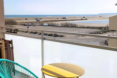 Image de Bel appartement T2 climatisé avec piscine et parking à 250m de la plage
