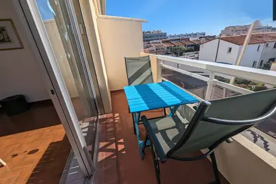 Image de Lumineux T2 à 100m de la plage avec balcons – Idéal 4 pers – Proche centre commercial et animations