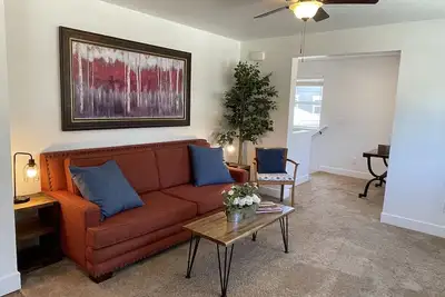 Image de Windtree Hideaway! Trees, hiking, minutes downtown