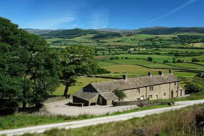 Image de Pair of stunning cottages sleeping 14 with access to an award winning wellbeing resort