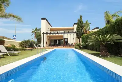 Image de Luxuriuos 4 Bedroom Villa with Private Pool and Tennis and Paddle courts