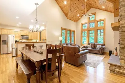 Image de Serenity Now, Townhome16A-Mtn Townhome, Indoor/Outdoor Pool & Hot Tub, Foosball