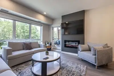 Image de Serenity at Sparrowhawk Lodge Brand New 2Bd 2Ba