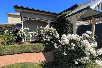 Image de Gorgeous ultra clean 3 Bedroom/2 Bathroom Home\nClose to popular attractions/Cbd