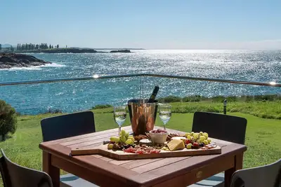 Image de Headland Hideaway - spectacular sea views!