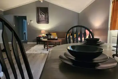 Image de King bed 4-bedroom house in Saginaw with WiFi, Ac 10mins from stockyards