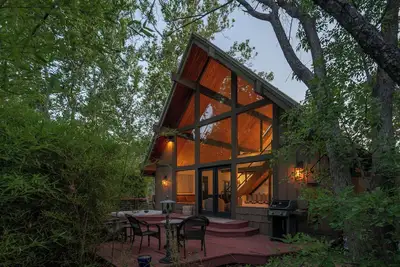 Image de A-Frame Paradise: Modern Chic Meets Nature