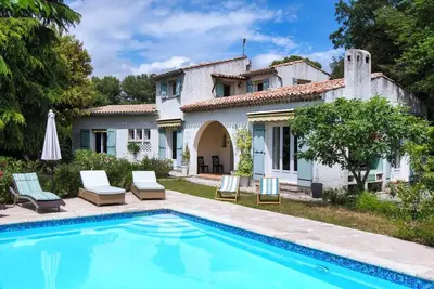 Image de La Saliniere - Quatre Chambres Appartement, Couchages 8