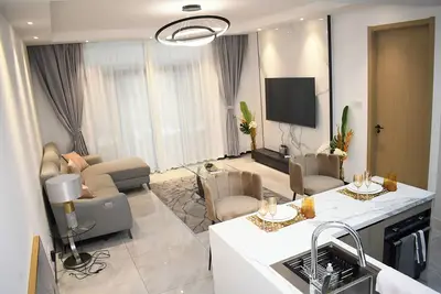 Image de Cozy 1-bedroom apartment in delightful Kinshasa with Ac, fitness room, WiFi -3