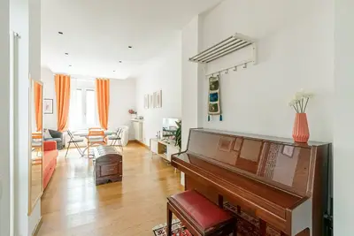 Image de Appartement à Milan avec 2 chambres à coucher, 5 couchages