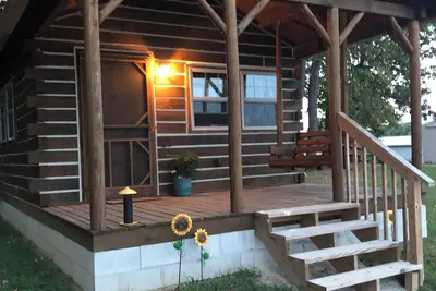 Image de Two Furnished cabins minutes from Patoka Lake and French Lick. Book 1 or 2