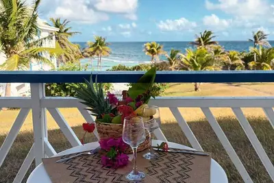 Studio vue mer avec citerne a eau