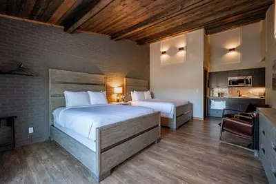 Image de Cove Creek Lodge: 203 Poolside Double Queen Room
