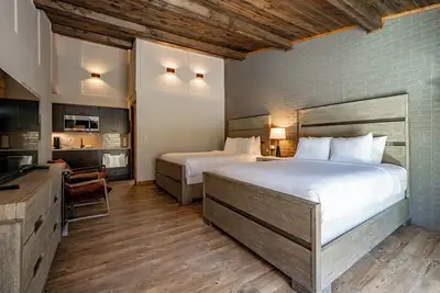 Image de Cove Creek Lodge: 212 Dog Friendly Double Queen Room
