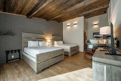 Image de Cove Creek Lodge: 213 Dog Friendly Double Queen Room