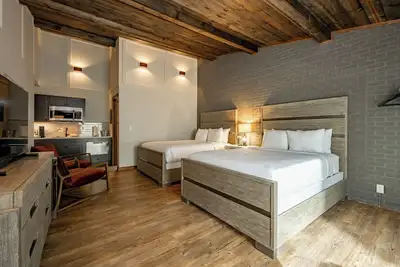 Image de Cove Creek Lodge: 215 Standard Double Queen Room