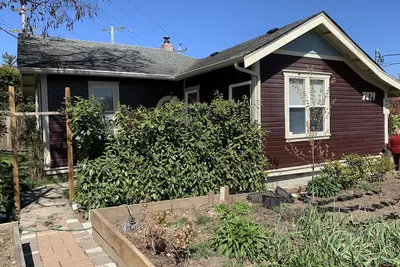 Image de #364 E Saanich Rd - cozy 1 bed 1 bath cottage