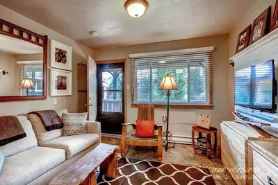 Image de Incredible Unit! Beautifully Renovated with Modern & Premium Features | Pm7c