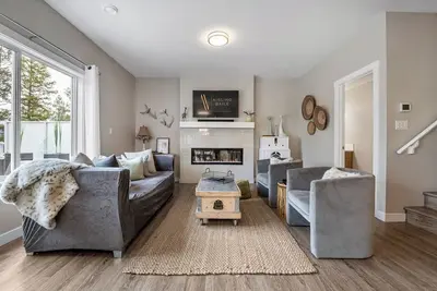 Image de Woodland Hooves | Pickleball | Fireplace | Patio