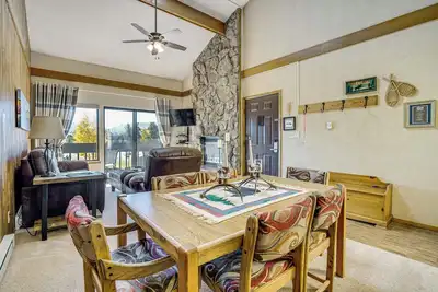 Image de 6 Mi to Winter Park Resort: Fraser Condo w/ Pool