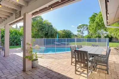 Image de Pool Oasis & Fenced Yard: Central Wellington Home