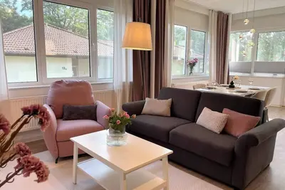 Image de Central oasis of peace with veranda & parking, Zentrale Ruheoase mit Veranda & Parkplatz (