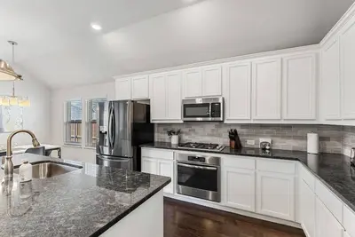 Image de Tch - Spacious 4bd/3ba home in Celina with Office