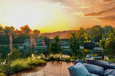 Image de Let's KiKi - Float & Fun Riverside with heated infinity pool and garden