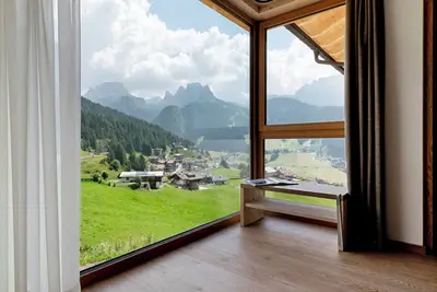 Image de Appartement \"Pan\" avec vue sur les montagnes, jardin partagé et Wi-Fi
