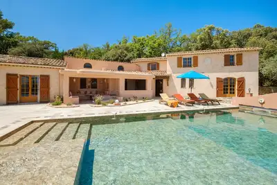 Image de Villa 'Propriété Fontaine Margo' : une vue sur la campagne pour une retraite paisible