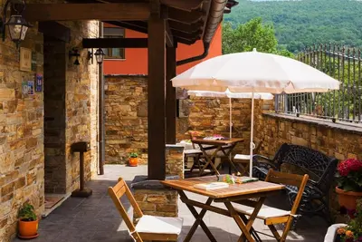 Appartement 'La Alcoba' avec vue sur la montagne, piscine partagée et Wi-Fi
