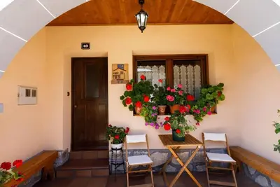 Image de Maison de campagne \"Laguna Negra 49\" avec terrasse privée, balcon et Wi-Fi