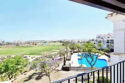 Image de 2-Bed Apartment with Stunning Golf & Pool Views