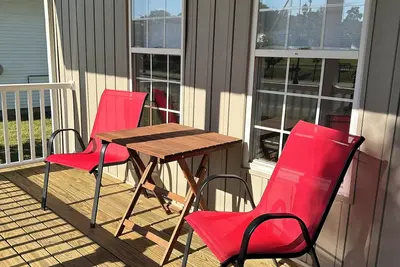 Image de Cozy 2-bedroom house in fantastic Buchanan with lovely front porch, a/c and WiFi