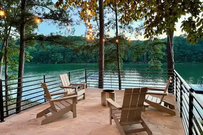 Image de New Listing! Shady Pine Landing - Renovated Cottage at Smith Lake, Crane Hill