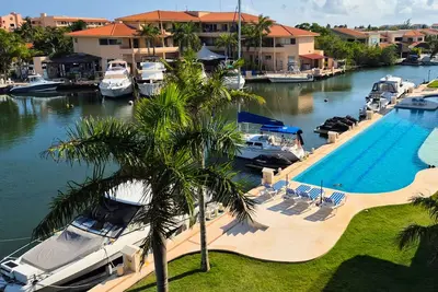 Image de Ground Floor Marina Apartment with Pool Terrace and Paddleboard Puerto Aventuras