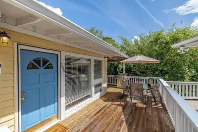 Image de Located in Sea Palms with beautiful Marsh views!