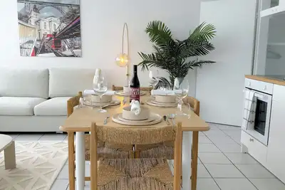 Image de Stylish and Modern 2-Room Apartment in Wuppertal City Center